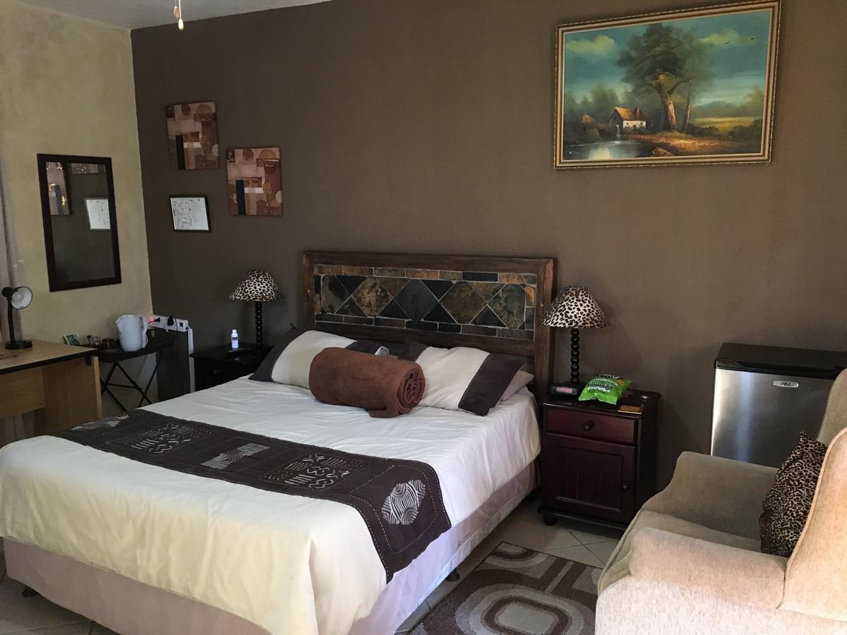 Lions Rest Guest House Germiston Exterior foto